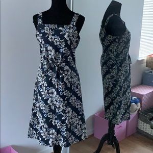 Bossy hill Hawaiian print adjustable dress size L